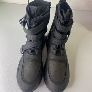 Steve Madden Mens Boots size 11